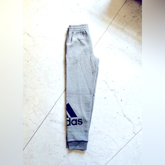 New without tags Adidas Sweatpants - Picture 3 of 3